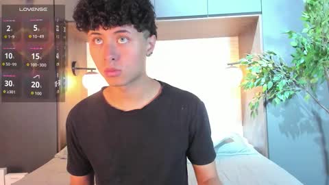 Snapshot of noah_dupont_ chatting on September 14, 8:19 pm noah_dupont_ online show from September 14, 8:19 pm