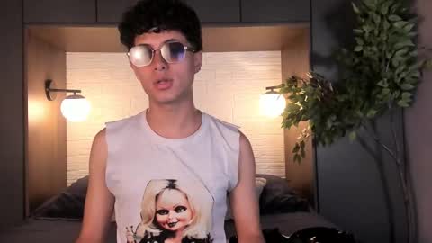 Snapshot of noah_dupont_ chatting on September 19, 7:47 pm noah_dupont_ online show from September 19, 7:47 pm