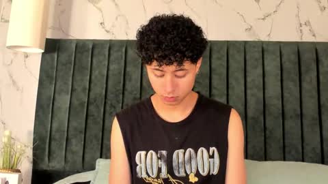 Snapshot of noah_dupont_ chatting on September 21, 7:59 pm noah_dupont_ online show from September 21, 7:59 pm