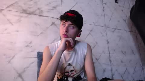 Snapshot of noah_dupont_ chatting on September 22, 9:28 pm noah_dupont_ online show from September 22, 9:28 pm