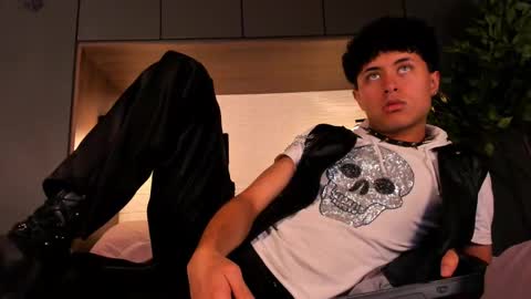 Snapshot of noah_dupont_ chatting on September 25, 12:14 am noah_dupont_ online show from September 25, 12:14 am