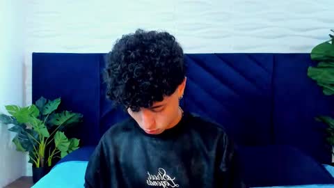 Snapshot of noah_dupont_ chatting on October 24, 11:28 am noah_dupont_ online show from October 24, 11:28 am