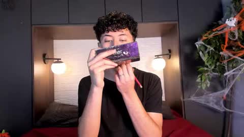 Snapshot of noah_dupont_ chatting on October 31, 11:44 am noah_dupont_ online show from October 31, 11:44 am