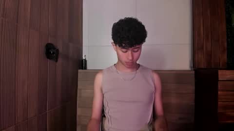 Snapshot of noah_dupont_ chatting on November 28, 12:19 pm noah_dupont_ online show from November 28, 12:19 pm