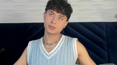 Snapshot of noah_dupont_ chatting on November 29, 11:57 am noah_dupont_ online show from November 29, 11:57 am