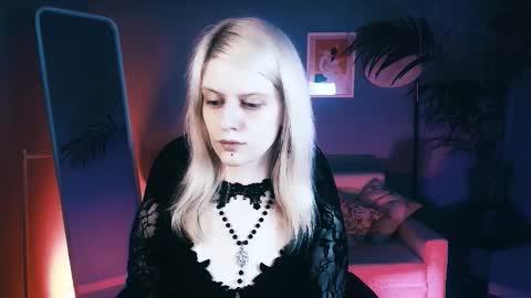 REAL name LiaDM are always open online show from November 7, 7:30 am