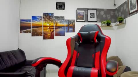 noah_flynn1 online show from October 7, 6:43 am