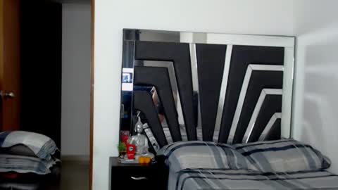 Noah Harris01 online show from December 5, 10:01 am