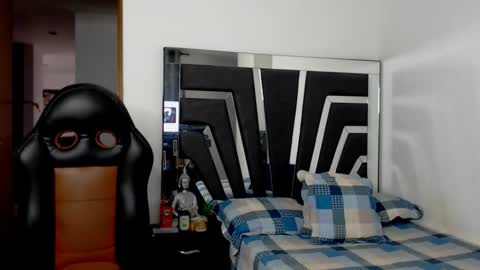 Noah Harris01 online show from January 14, 12:33 pm