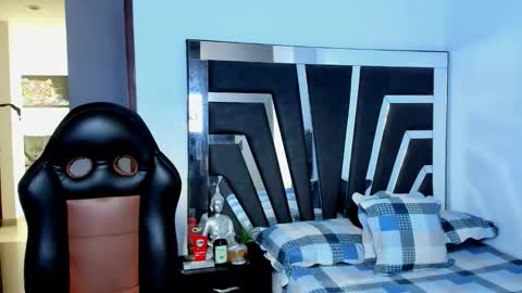 Noah Harris01 online show from February 2, 12:26 pm