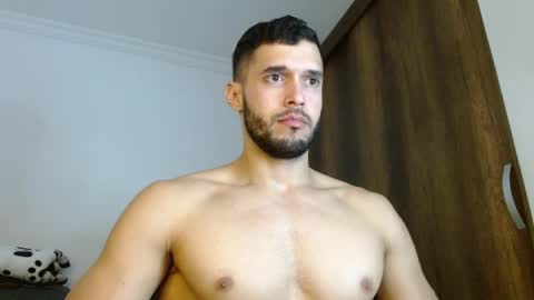 Snapshot of noah_jhonsonn chatting on April 4, 3:42 pm Noah online show from April 4, 3:42 pm