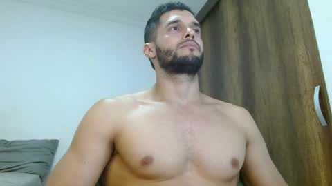 Snapshot of noah_jhonsonn chatting on April 8, 2:22 am Noah online show from April 8, 2:22 am