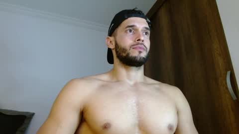 Snapshot of noah_jhonsonn chatting on April 8, 5:13 pm Noah online show from April 8, 5:13 pm