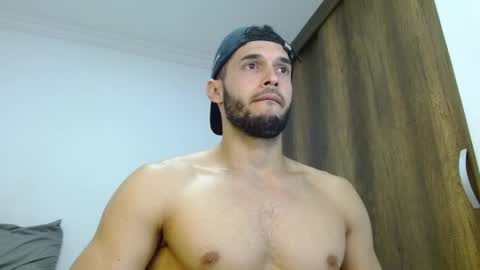 Snapshot of noah_jhonsonn chatting on April 11, 4:33 pm Noah online show from April 11, 4:33 pm