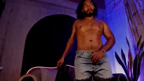 Noah online show from February 18, 1:10 am