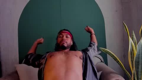 Noah online show from February 27, 7:37 pm