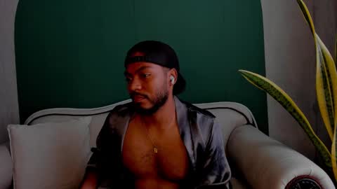 Noah online show from March 6, 5:22 pm