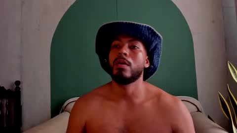 Noah online show from November 1, 5:04 pm