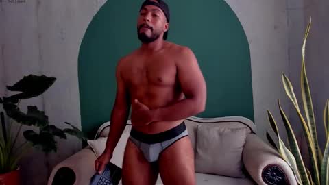 Noah online show from November 11, 3:56 pm