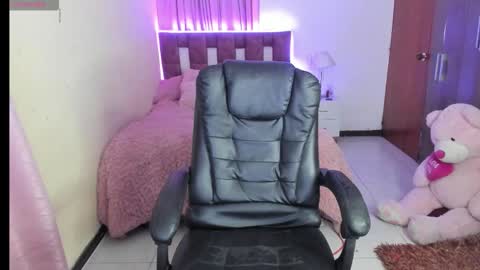 noah_jonson online show from March 28, 1:43 pm