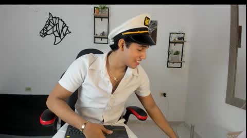 Snapshot of noah_katz chatting on October 20, 12:22 am Noah online show from October 20, 12:22 am