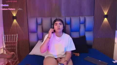 Snapshot of noah_leister chatting on June 14, 3:03 pm Noah online show from June 14, 3:03 pm