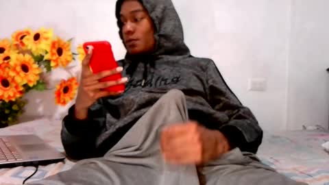 Snapshot of noah_miller7 chatting on October 24, 9:49 am Noah Millers online show from October 24, 9:49 am