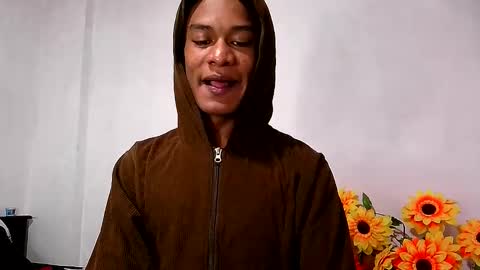 Snapshot of noah_miller7 chatting on November 10, 7:46 pm Noah Millers online show from November 10, 7:46 pm