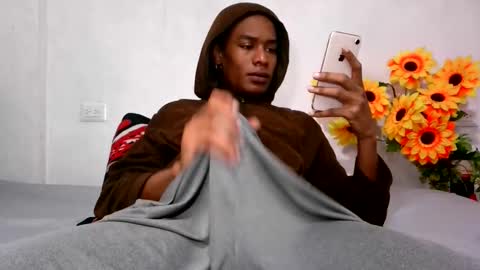 Snapshot of noah_miller7 chatting on November 20, 7:02 pm Noah Millers online show from November 20, 7:02 pm