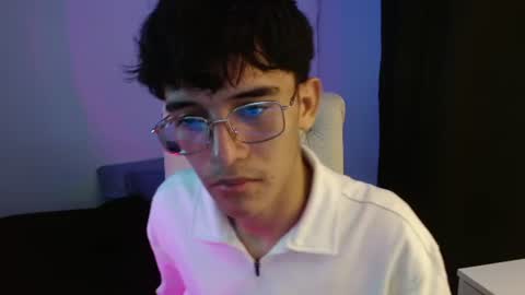 Snapshot of noah_millerx_ chatting on July 9, 11:09 pm noah online show from July 9, 11:09 pm