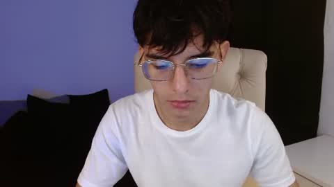 Snapshot of noah_millerx_ chatting on July 12, 8:22 pm noah online show from July 12, 8:22 pm