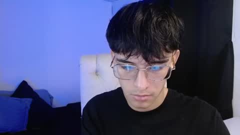 Snapshot of noah_millerx_ chatting on July 13, 10:01 pm noah online show from July 13, 10:01 pm