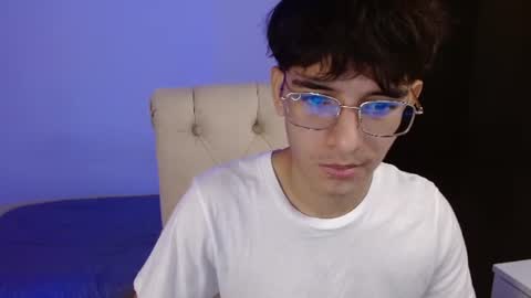 Snapshot of noah_millerx_ chatting on July 17, 8:57 pm noah online show from July 17, 8:57 pm