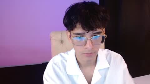 Snapshot of noah_millerx_ chatting on July 20, 9:06 pm noah online show from July 20, 9:06 pm