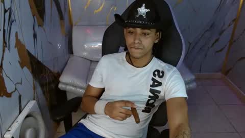 Snapshot of noah_owensx chatting on March 29, 2:00 am NOAH online show from March 29, 2:00 am