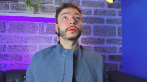 Snapshot of noah_ricci_ chatting on March 13, 12:01 pm online show from March 13, 12:01 pm