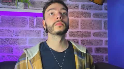 Snapshot of noah_ricci_ chatting on March 15, 12:00 pm online show from March 15, 12:00 pm