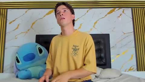 noah_smith01 online show from January 18, 12:20 pm