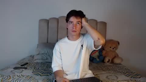 noah_smith01 online show from February 1, 12:48 pm