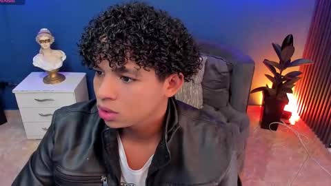 noah_smith04 online show from October 16, 12:17 pm