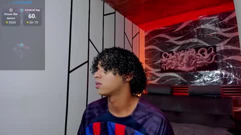 noah_smith04 online show from March 6, 12:56 pm