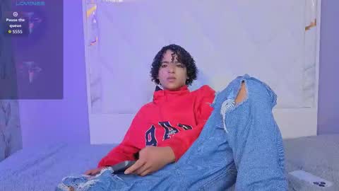 noah_smith04 online show from March 11, 1:06 pm