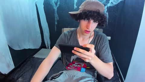 noah_sokolov online show from October 18, 7:03 pm