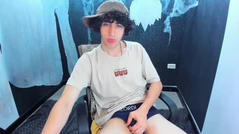 noah_sokolov online show from October 25, 4:13 pm