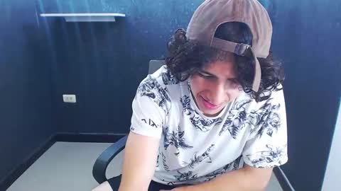 noah_sokolov online show from December 16, 3:06 pm