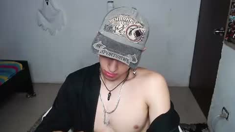 Snapshot of noah_sokolov_ chatting on July 23, 4:27 pm Kervs online show from July 23, 4:27 pm