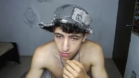 Snapshot of noah_sokolov_ chatting on August 2, 12:09 am Kervs online show from August 2, 12:09 am