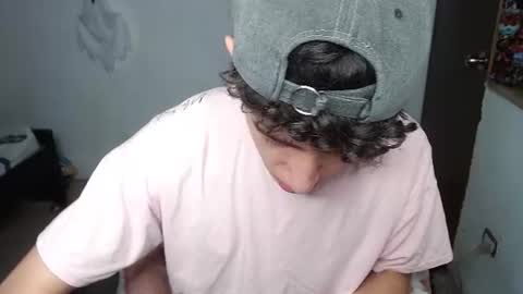 Snapshot of noah_sokolov_ chatting on August 5, 11:50 pm Kervs online show from August 5, 11:50 pm