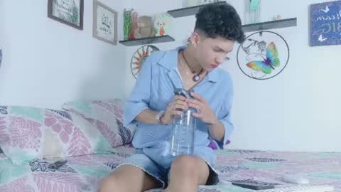 noah tyler  online show from June 21, 7:27 pm