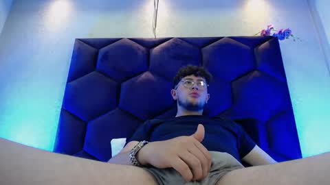 Noah online show from February 11, 9:20 pm